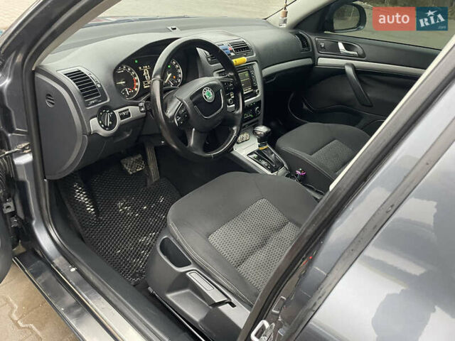 Серый Шкода Октавия, объемом двигателя 1.97 л и пробегом 350 тыс. км за 7900 $, фото 46 на Automoto.ua