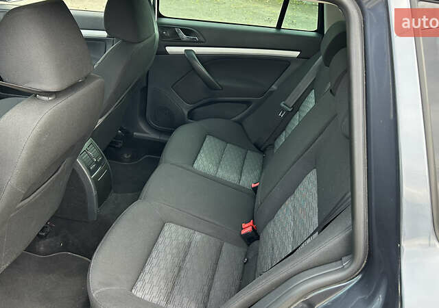 Серый Шкода Октавия, объемом двигателя 1.2 л и пробегом 209 тыс. км за 6200 $, фото 15 на Automoto.ua