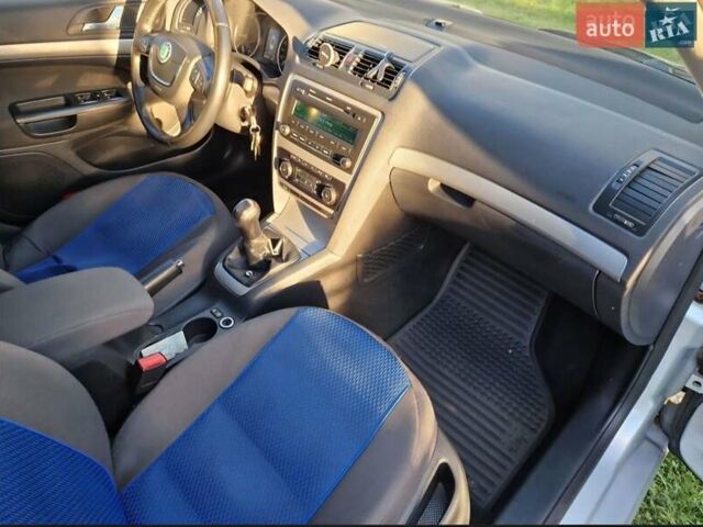 Серый Шкода Октавия, объемом двигателя 1.97 л и пробегом 300 тыс. км за 8000 $, фото 5 на Automoto.ua