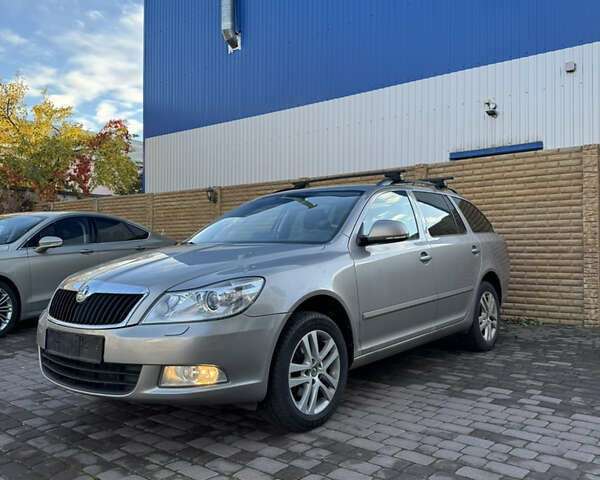 Серый Шкода Октавия, объемом двигателя 1.6 л и пробегом 161 тыс. км за 8800 $, фото 1 на Automoto.ua
