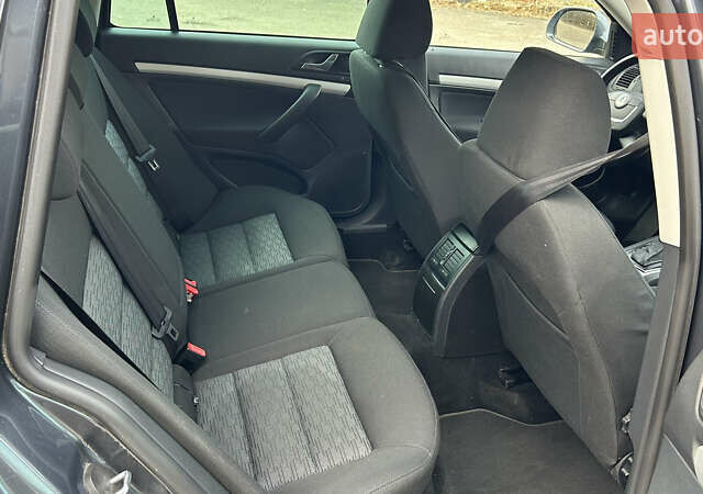 Серый Шкода Октавия, объемом двигателя 1.2 л и пробегом 209 тыс. км за 6200 $, фото 17 на Automoto.ua