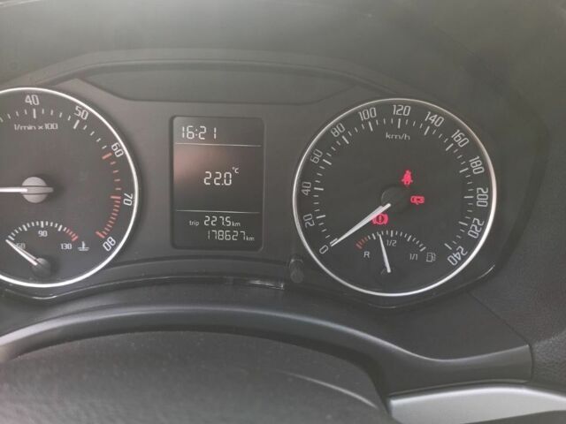 Серый Шкода Октавия, объемом двигателя 1.2 л и пробегом 280 тыс. км за 6800 $, фото 4 на Automoto.ua