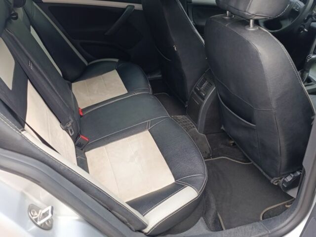 Серый Шкода Октавия, объемом двигателя 1.6 л и пробегом 257 тыс. км за 8000 $, фото 5 на Automoto.ua