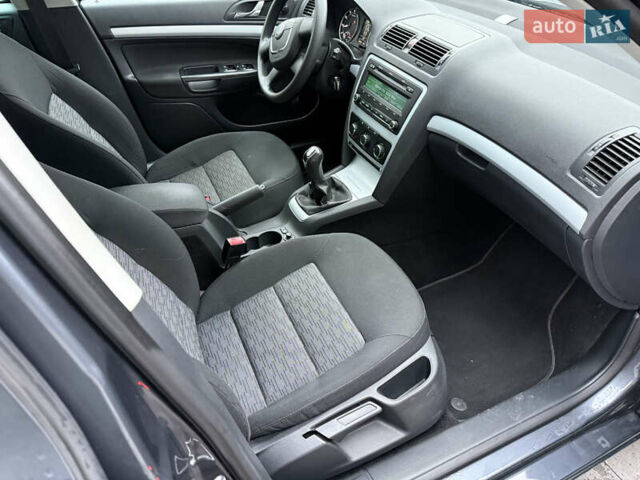 Серый Шкода Октавия, объемом двигателя 1.4 л и пробегом 194 тыс. км за 8300 $, фото 7 на Automoto.ua