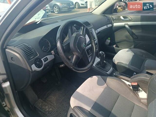 Серый Шкода Октавия, объемом двигателя 1.8 л и пробегом 276 тыс. км за 7100 $, фото 6 на Automoto.ua