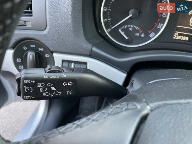 Сірий Шкода Октавія, об'ємом двигуна 1.6 л та пробігом 236 тис. км за 8800 $, фото 13 на Automoto.ua
