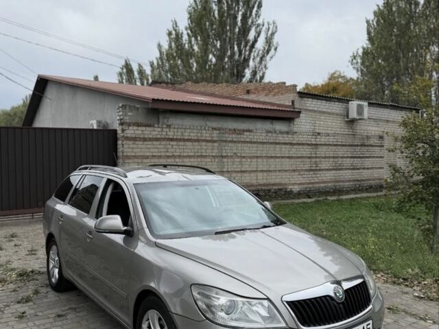 Серый Шкода Октавия, объемом двигателя 1.6 л и пробегом 250 тыс. км за 4400 $, фото 2 на Automoto.ua