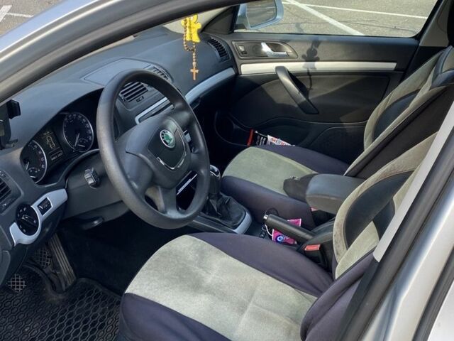 Серый Шкода Октавия, объемом двигателя 1.6 л и пробегом 304 тыс. км за 6800 $, фото 6 на Automoto.ua