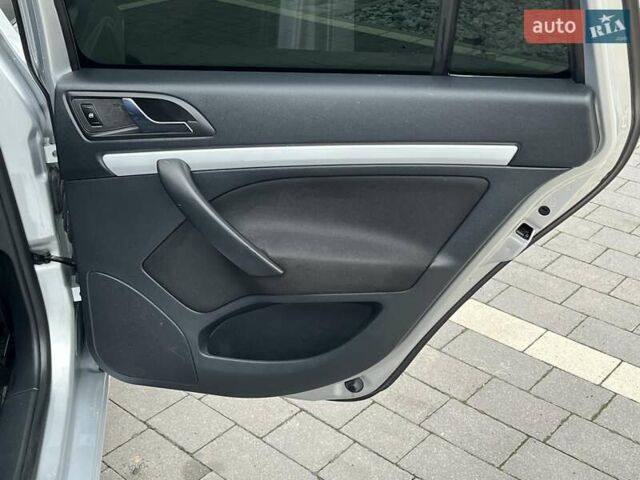 Серый Шкода Октавия, объемом двигателя 1.99 л и пробегом 235 тыс. км за 9700 $, фото 52 на Automoto.ua