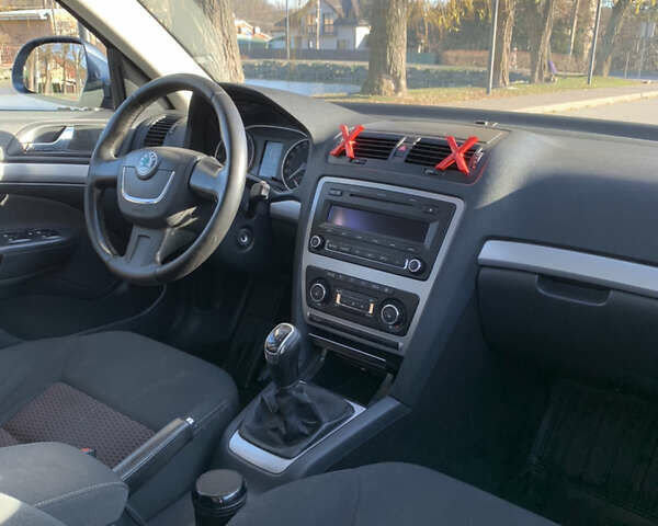 Серый Шкода Октавия, объемом двигателя 1.8 л и пробегом 233 тыс. км за 6800 $, фото 21 на Automoto.ua