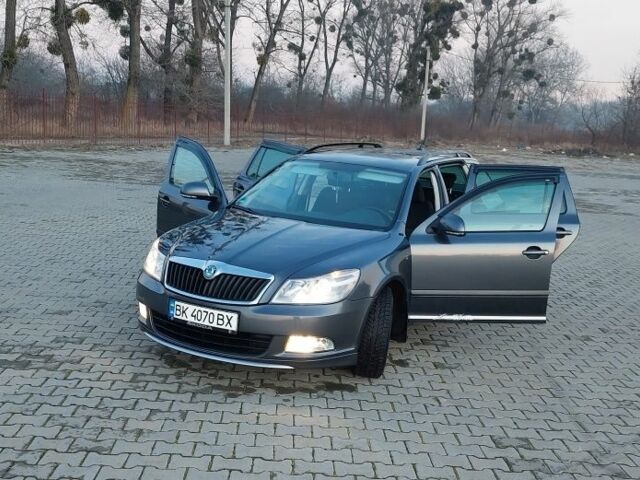 Сірий Шкода Октавія, об'ємом двигуна 1.6 л та пробігом 300 тис. км за 9400 $, фото 2 на Automoto.ua