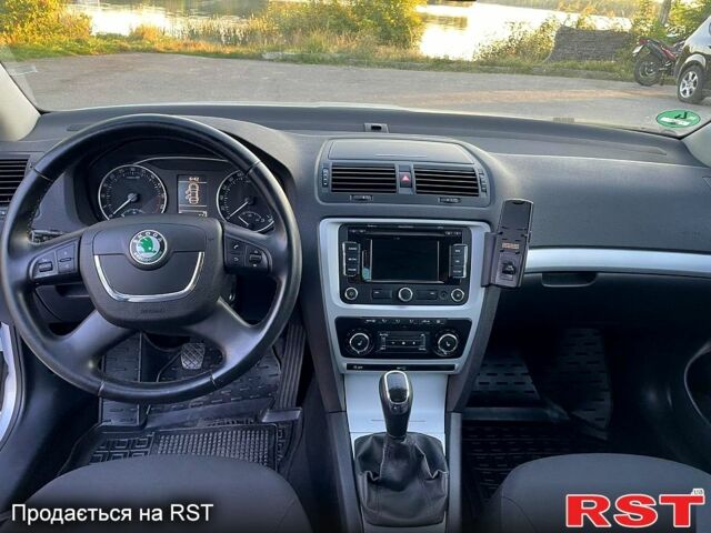 Серый Шкода Октавия, объемом двигателя 1.6 л и пробегом 236 тыс. км за 8999 $, фото 8 на Automoto.ua