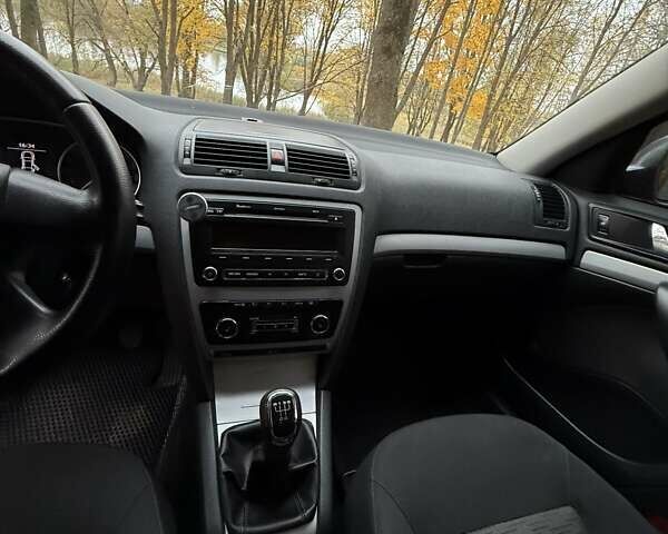 Серый Шкода Октавия, объемом двигателя 1.6 л и пробегом 280 тыс. км за 8000 $, фото 19 на Automoto.ua