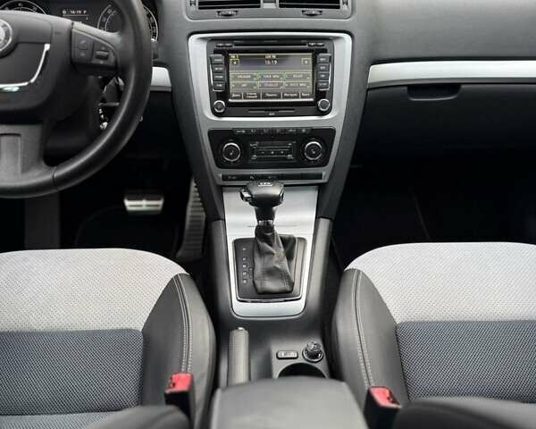 Серый Шкода Октавия, объемом двигателя 0 л и пробегом 177 тыс. км за 11850 $, фото 56 на Automoto.ua