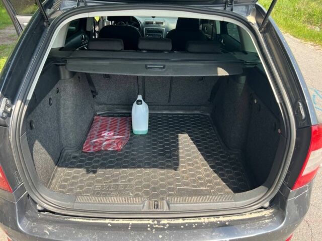 Сірий Шкода Октавія, об'ємом двигуна 1.2 л та пробігом 260 тис. км за 7000 $, фото 8 на Automoto.ua