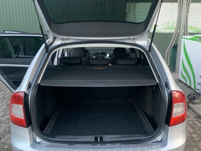 Шкода Октавия 2011 в Хмельницком на Automoto.ua Серый Шкода Октавия, объемом двигателя 1.6 л и пробегом 286 тыс. км за 8200 $, фото 3 на Automoto.ua