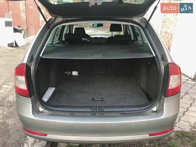 Шкода Октавія 2011 у Луцьку на Automoto.ua Сірий Шкода Октавія, об'ємом двигуна 0 л та пробігом 187 тис. км за 7850 $, фото 23 на Automoto.ua