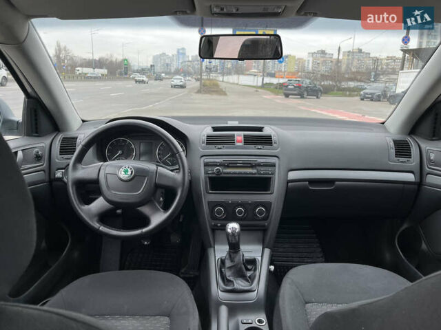 Сірий Шкода Октавія, об'ємом двигуна 1.6 л та пробігом 219 тис. км за 6900 $, фото 9 на Automoto.ua