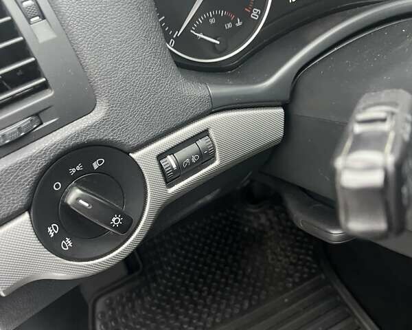 Сірий Шкода Октавія, об'ємом двигуна 2 л та пробігом 184 тис. км за 11300 $, фото 40 на Automoto.ua