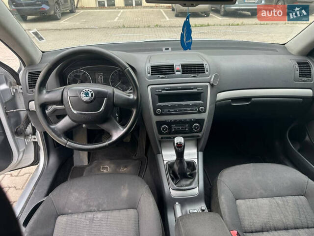 Шкода Октавія 2011 у Харкові на Automoto.ua Сірий Шкода Октавія, об'ємом двигуна 1.6 л та пробігом 232 тис. км за 7500 $, фото 9 на Automoto.ua