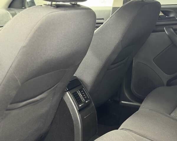 Серый Шкода Октавия, объемом двигателя 2 л и пробегом 217 тыс. км за 10750 $, фото 67 на Automoto.ua