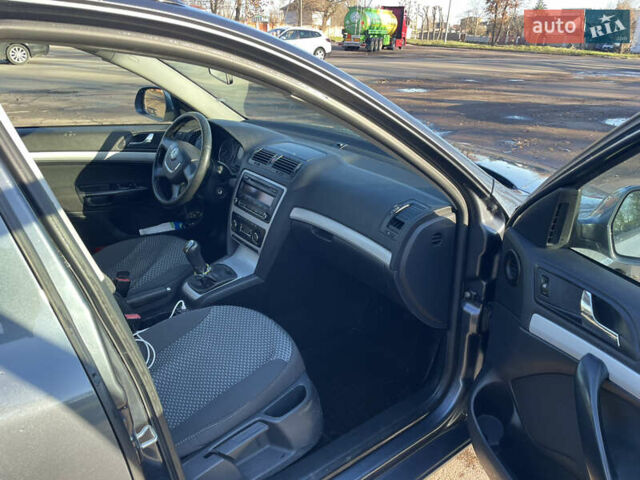 Серый Шкода Октавия, объемом двигателя 1.6 л и пробегом 285 тыс. км за 7500 $, фото 10 на Automoto.ua