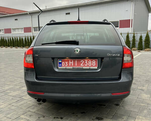 Сірий Шкода Октавія, об'ємом двигуна 1.8 л та пробігом 232 тис. км за 7200 $, фото 6 на Automoto.ua