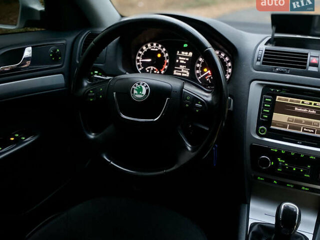 Серый Шкода Октавия, объемом двигателя 1.6 л и пробегом 230 тыс. км за 8300 $, фото 37 на Automoto.ua