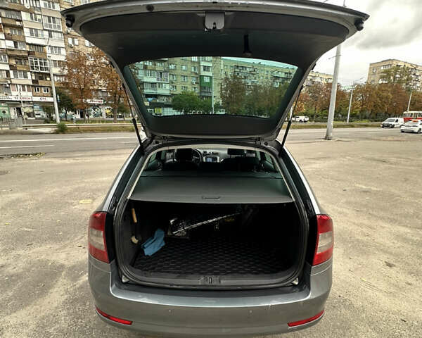 Серый Шкода Октавия, объемом двигателя 1.2 л и пробегом 325 тыс. км за 6500 $, фото 9 на Automoto.ua