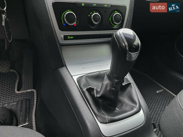 Сірий Шкода Октавія, об'ємом двигуна 1.8 л та пробігом 250 тис. км за 6999 $, фото 14 на Automoto.ua