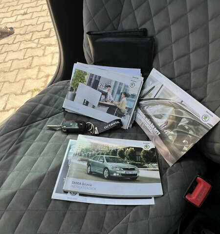 Сірий Шкода Октавія, об'ємом двигуна 1.6 л та пробігом 271 тис. км за 8200 $, фото 16 на Automoto.ua