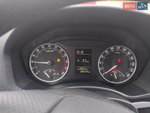 Сірий Шкода Октавія, об'ємом двигуна 1.6 л та пробігом 285 тис. км за 6900 $, фото 6 на Automoto.ua