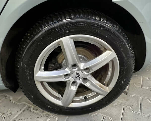 Серый Шкода Октавия, объемом двигателя 1.2 л и пробегом 122 тыс. км за 7200 $, фото 14 на Automoto.ua