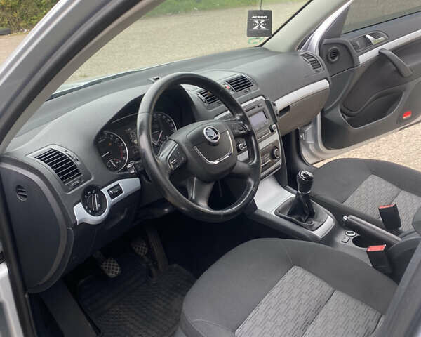 Сірий Шкода Октавія, об'ємом двигуна 1.6 л та пробігом 323 тис. км за 7850 $, фото 25 на Automoto.ua