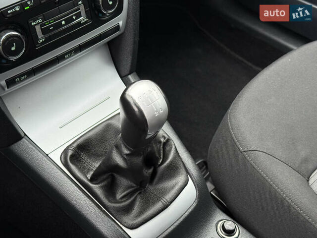 Серый Шкода Октавия, объемом двигателя 1.6 л и пробегом 248 тыс. км за 8500 $, фото 53 на Automoto.ua