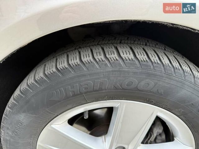 Серый Шкода Октавия, объемом двигателя 1.97 л и пробегом 277 тыс. км за 8900 $, фото 4 на Automoto.ua