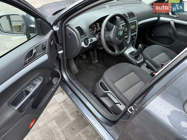 Серый Шкода Октавия, объемом двигателя 1.4 л и пробегом 194 тыс. км за 8300 $, фото 11 на Automoto.ua