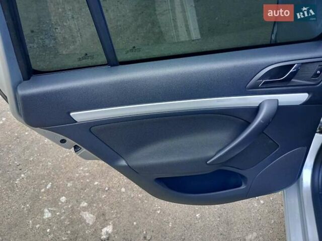 Серый Шкода Октавия, объемом двигателя 1.6 л и пробегом 269 тыс. км за 8600 $, фото 19 на Automoto.ua