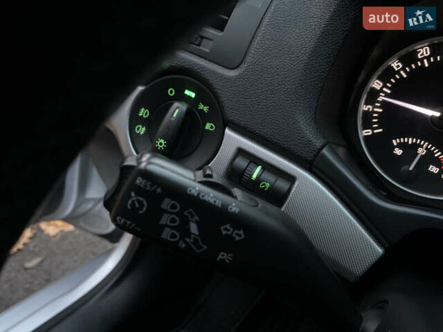 Серый Шкода Октавия, объемом двигателя 1.6 л и пробегом 230 тыс. км за 8300 $, фото 36 на Automoto.ua