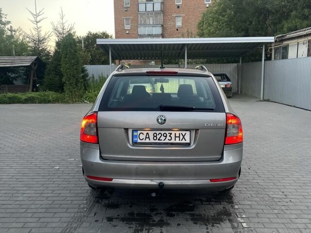 Сірий Шкода Октавія, об'ємом двигуна 2 л та пробігом 300 тис. км за 10500 $, фото 3 на Automoto.ua