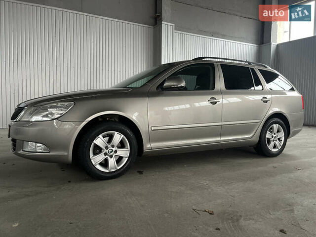 Сірий Шкода Октавія, об'ємом двигуна 1.6 л та пробігом 208 тис. км за 9150 $, фото 9 на Automoto.ua