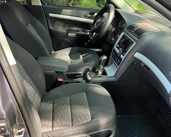 Сірий Шкода Октавія, об'ємом двигуна 1.6 л та пробігом 305 тис. км за 8200 $, фото 3 на Automoto.ua