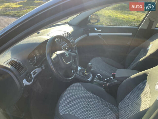 Серый Шкода Октавия, объемом двигателя 1.6 л и пробегом 285 тыс. км за 7500 $, фото 12 на Automoto.ua