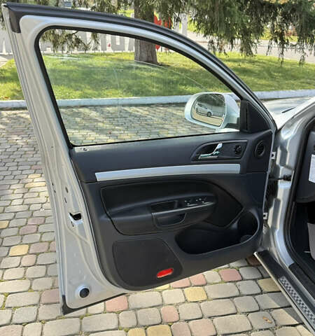 Сірий Шкода Октавія, об'ємом двигуна 1.97 л та пробігом 236 тис. км за 9700 $, фото 22 на Automoto.ua