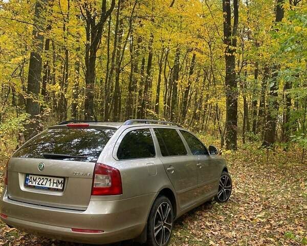 Серый Шкода Октавия, объемом двигателя 1.6 л и пробегом 221 тыс. км за 7300 $, фото 1 на Automoto.ua