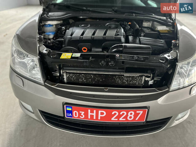 Сірий Шкода Октавія, об'ємом двигуна 1.6 л та пробігом 208 тис. км за 9150 $, фото 50 на Automoto.ua