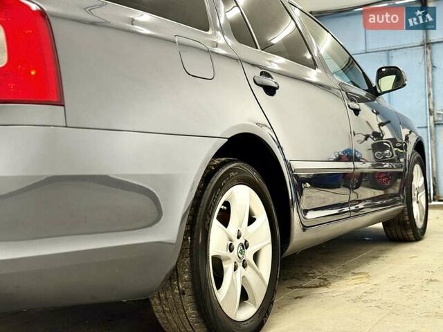 Серый Шкода Октавия, объемом двигателя 2 л и пробегом 217 тыс. км за 10750 $, фото 12 на Automoto.ua