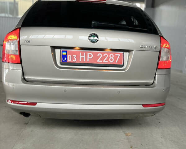 Сірий Шкода Октавія, об'ємом двигуна 1.6 л та пробігом 208 тис. км за 9150 $, фото 20 на Automoto.ua