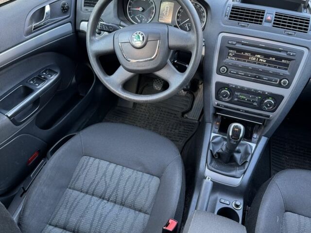 Шкода Октавія 2011 у Миколаєві на Automoto.ua Сірий Шкода Октавія, об'ємом двигуна 1.6 л та пробігом 160 тис. км за 8800 $, фото 10 на Automoto.ua