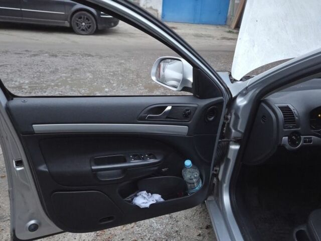 Серый Шкода Октавия, объемом двигателя 1.6 л и пробегом 261 тыс. км за 3500 $, фото 14 на Automoto.ua